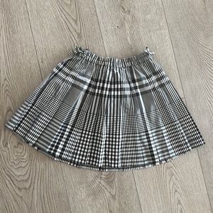 BURBERRY skirt New with tags girls